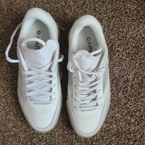 Shoes - Picture 2 of 5